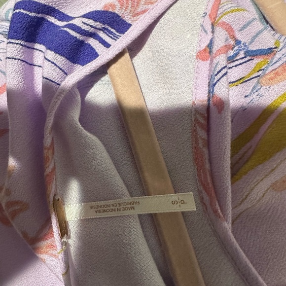 Beautiful tunic - Picture 3 of 3